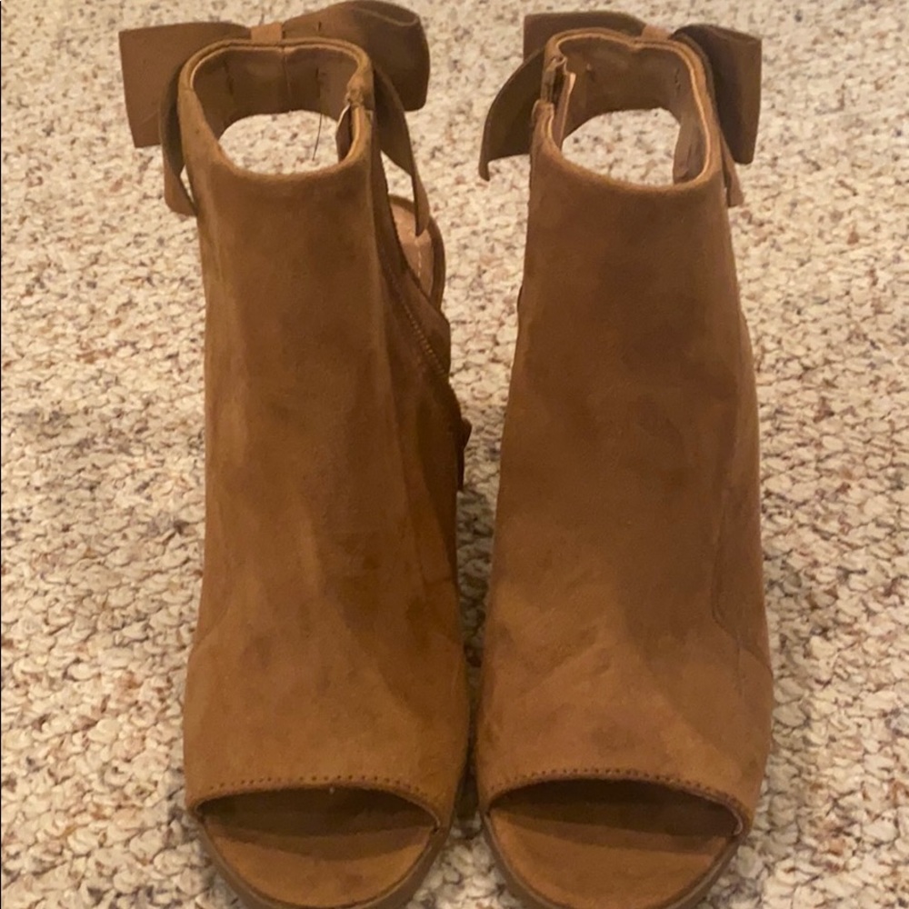 Bow booties